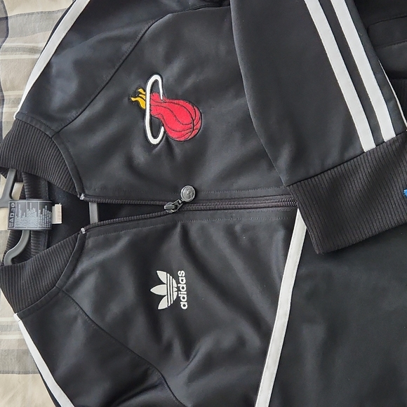 Small Adidas Jacket - Picture 6 of 6